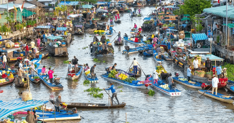 Chợ nổi Long Xuyên