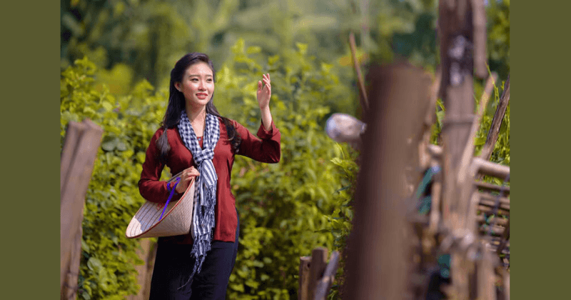 Trang phục áo bà ba và chiếc khăn rằn