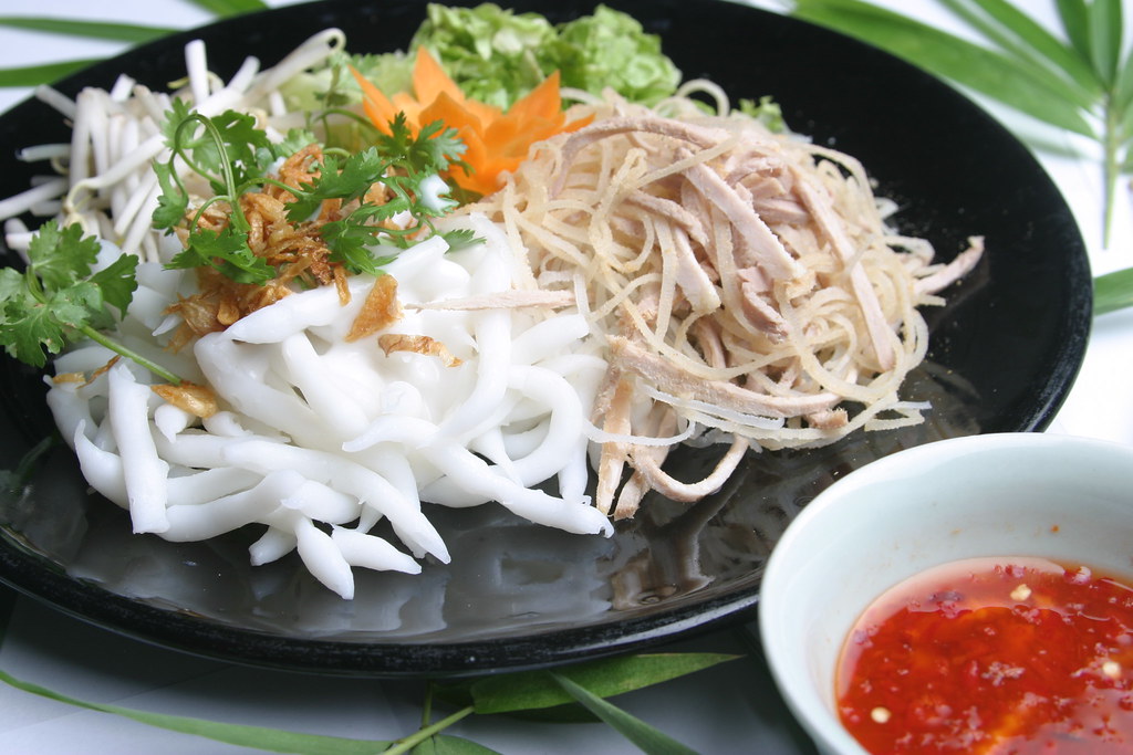 Bánh tằm bì là loại bánh tằm miền Tây phổ biến nhất