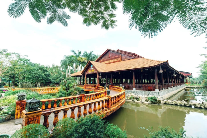 Làng du lịch Mỹ Khánh nổi tiếng